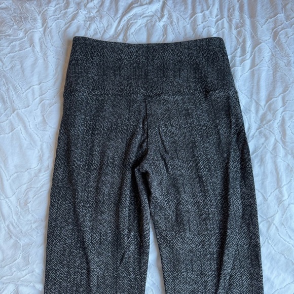 Lysse Flare Leggings Black Chevron Patterned With Seam Down Leg - Picture 2 of 6